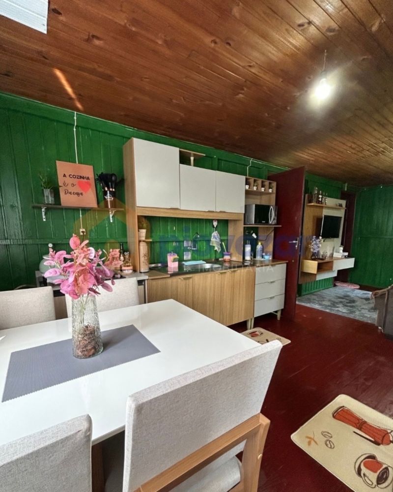 Casa à venda com 360 m² e 3 quartos – foto 2