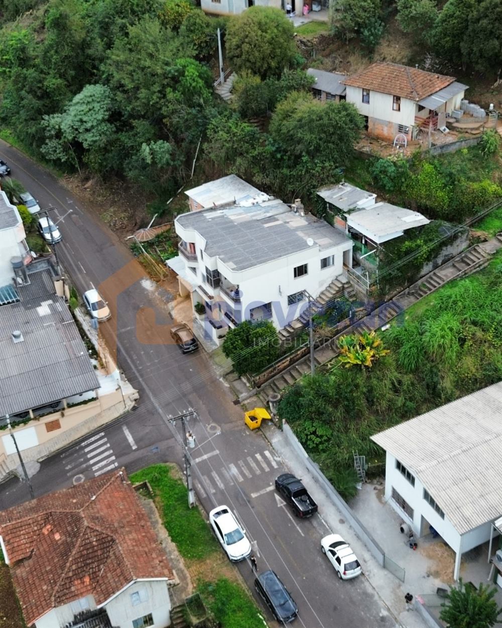 Imóvel à venda com 300 m², 4 quartos e 3 vagas – foto 2